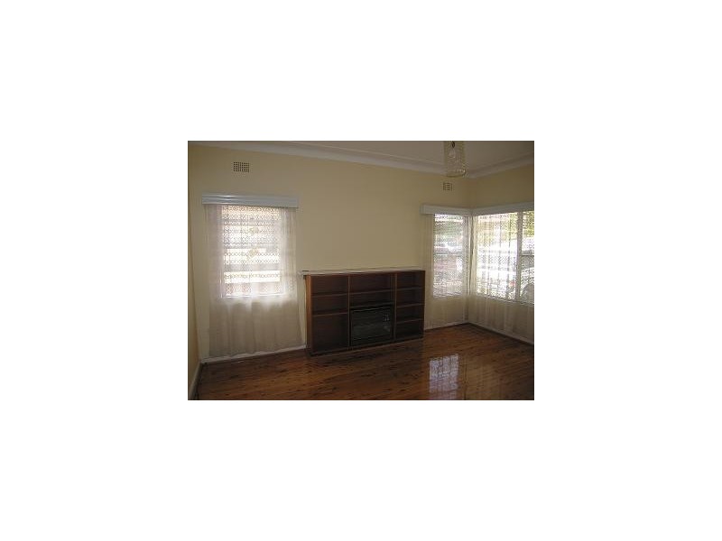 20 Peffer St, Panania NSW 2213