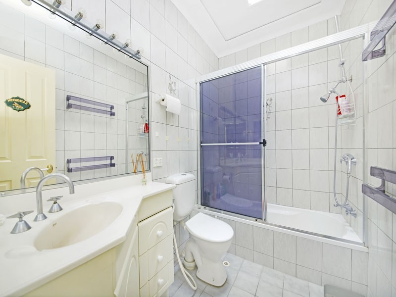 699 Henry Lawson Drive, East Hills NSW 2213