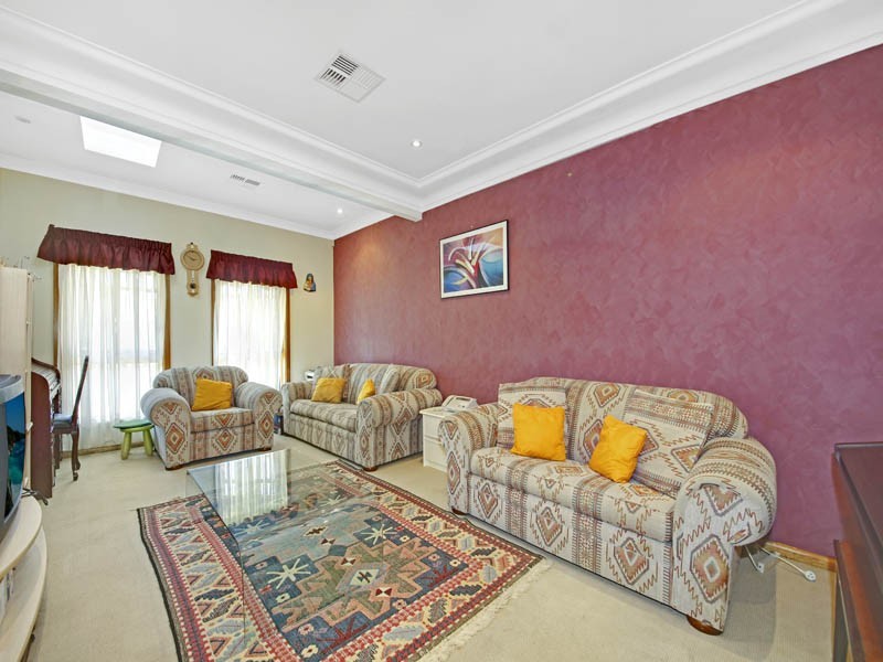 699 Henry Lawson Drive, East Hills NSW 2213