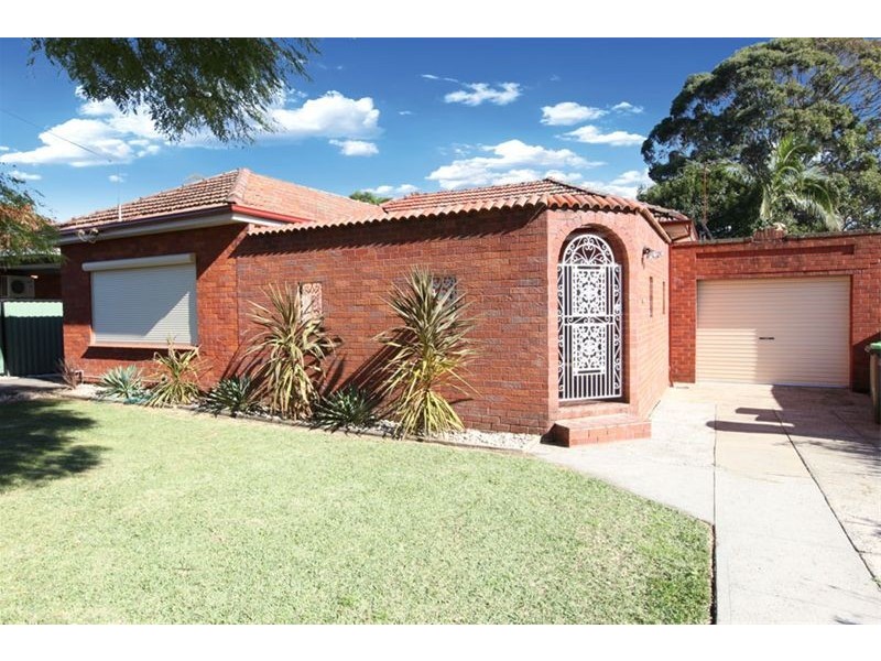 28 Hazelglen Avenue, Panania NSW 2213