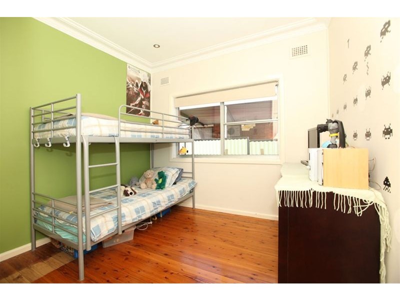 28 Hazelglen Avenue, Panania NSW 2213