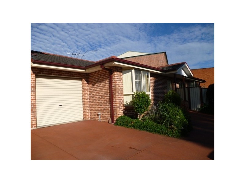 2/15 Panorama Parade, Panania NSW 2213