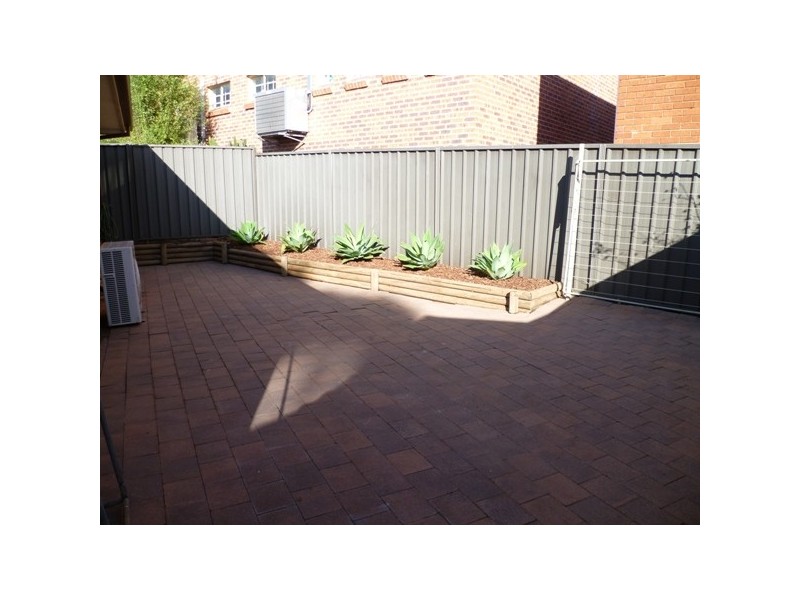 2/15 Panorama Parade, Panania NSW 2213