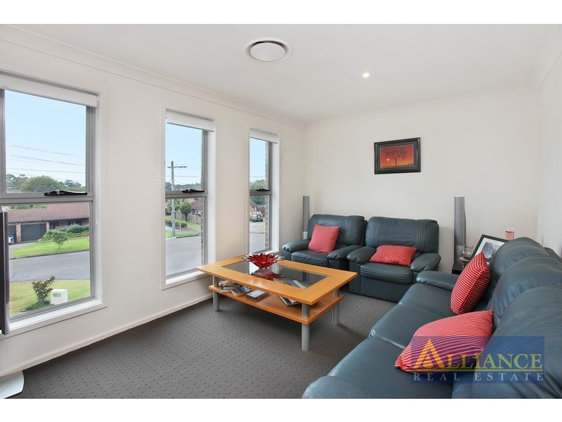 30 Eileen Street, Picnic Point NSW 2213