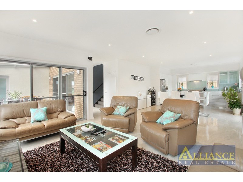 30 Eileen Street, Picnic Point NSW 2213