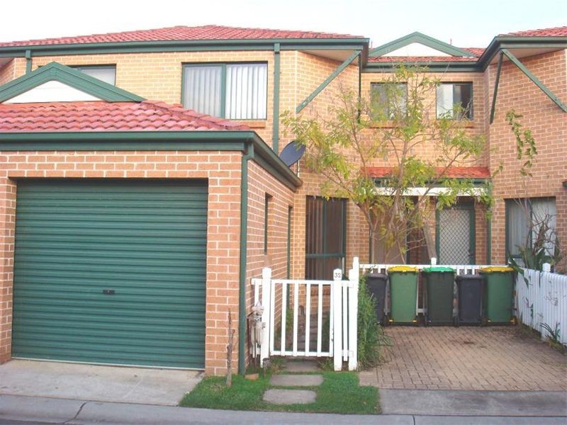 32/169 Horsley Road, Panania NSW 2213