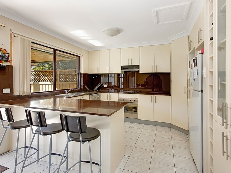 911 Henry Lawson Drive, Picnic Point NSW 2213