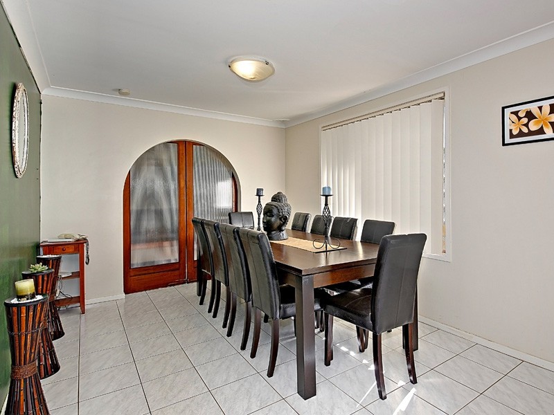 911 Henry Lawson Drive, Picnic Point NSW 2213