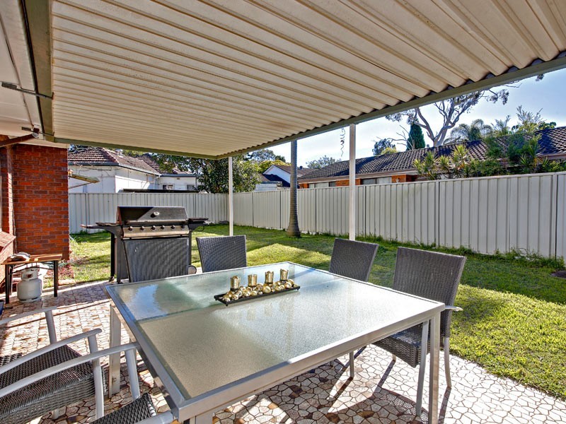 911 Henry Lawson Drive, Picnic Point NSW 2213