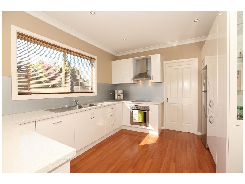 31 Kelvin Parade, Picnic Point NSW 2213