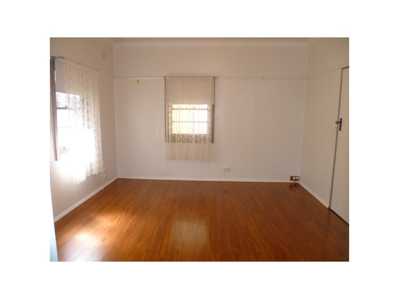 9 Maclaurin Avenue, East Hills NSW 2213