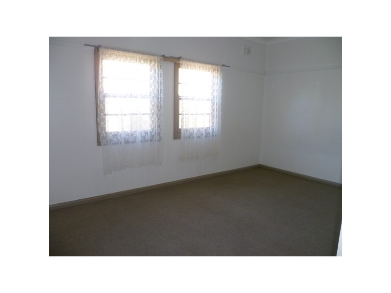 9 Maclaurin Avenue, East Hills NSW 2213