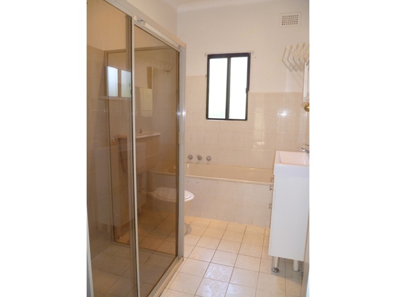 9 Maclaurin Avenue, East Hills NSW 2213