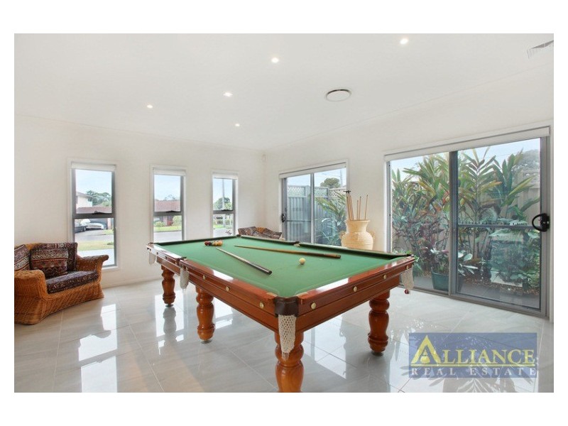 30 Eileen Street, Picnic Point NSW 2213