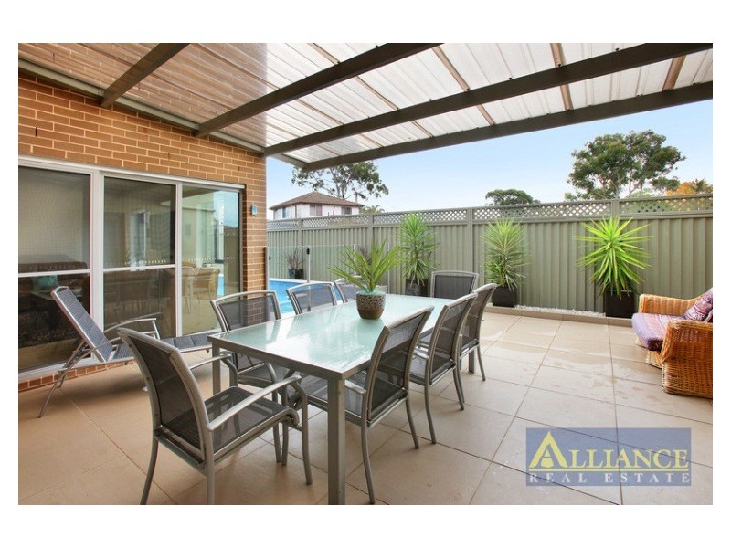30 Eileen Street, Picnic Point NSW 2213