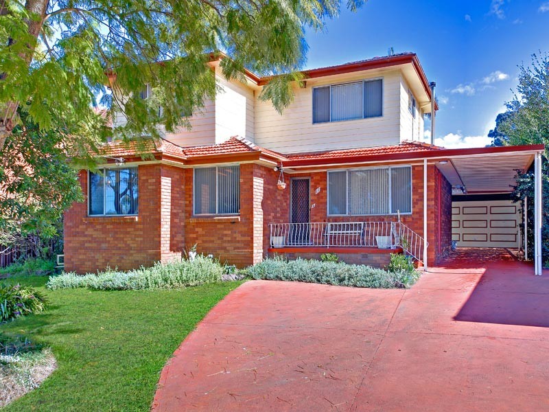 11 Warlencourt Avenue, Milperra NSW 2214