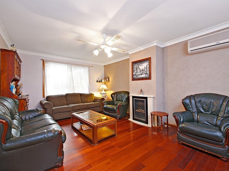 11 Warlencourt Avenue, Milperra NSW 2214