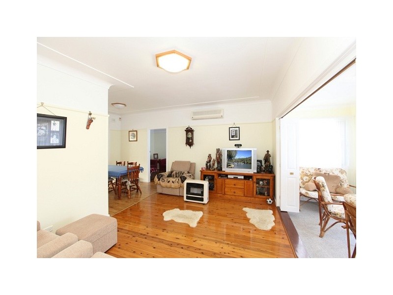 25 Drake Street, Panania NSW 2213