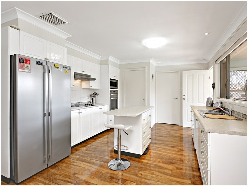 3 Riverside Avenue, Picnic Point NSW 2213