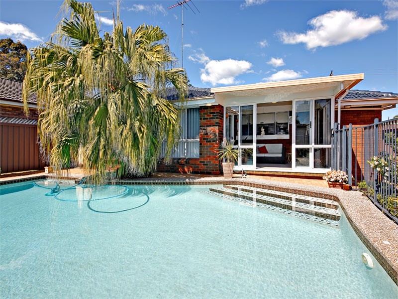 3 Riverside Avenue, Picnic Point NSW 2213