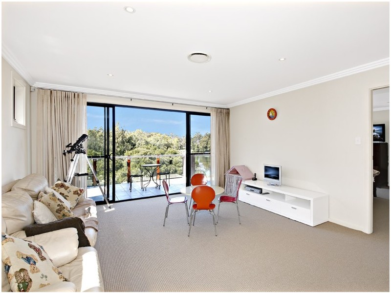 610 Henry Lawson Drive, East Hills NSW 2213