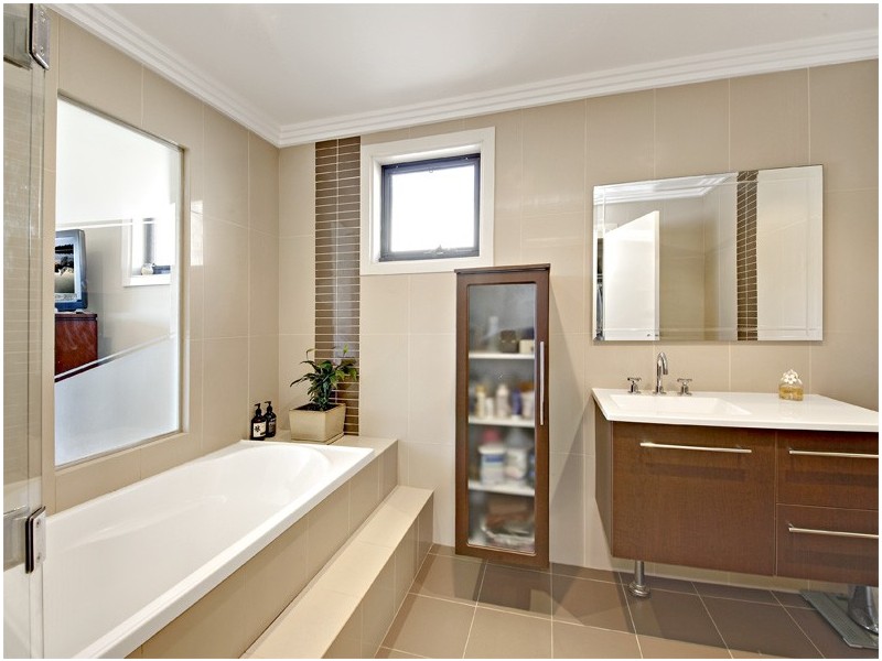 610 Henry Lawson Drive, East Hills NSW 2213