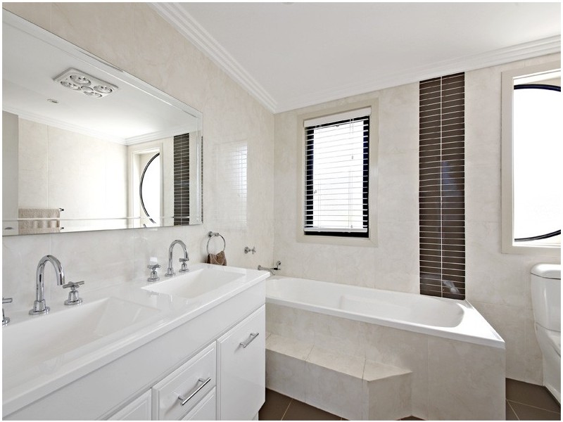 610 Henry Lawson Drive, East Hills NSW 2213