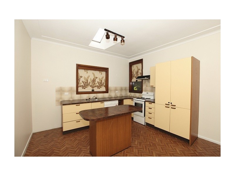 8 Kathleen Parade, Picnic Point NSW 2213