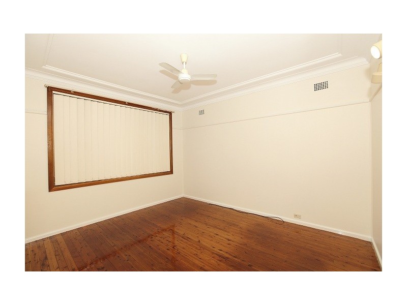 8 Kathleen Parade, Picnic Point NSW 2213