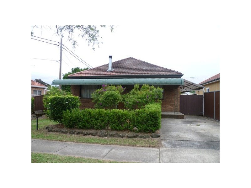 30 Freda Street, Picnic Point NSW 2213