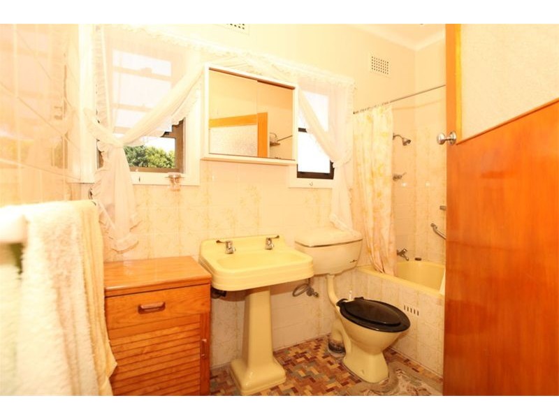 13 Eddie Avenue, Panania NSW 2213