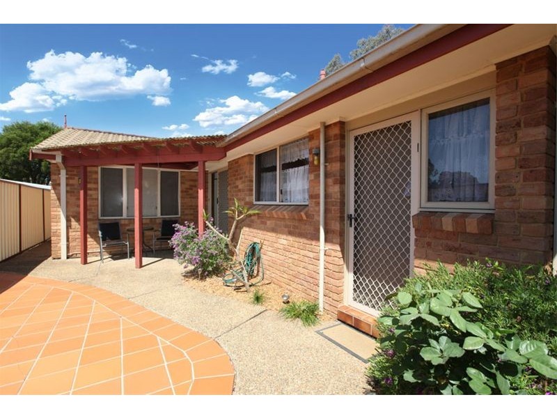2/5 Haddon Crescent, Revesby NSW 2212
