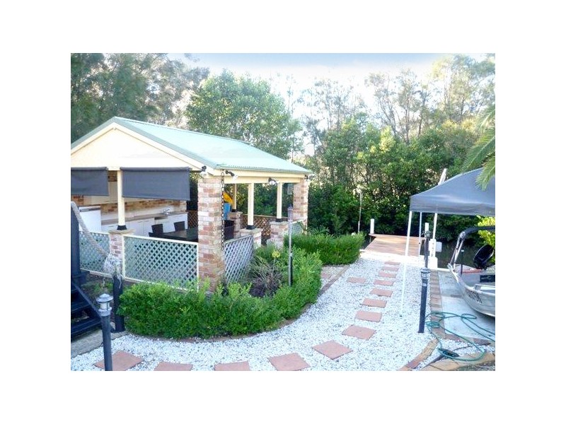 614 Henry Lawson Drive, East Hills NSW 2213