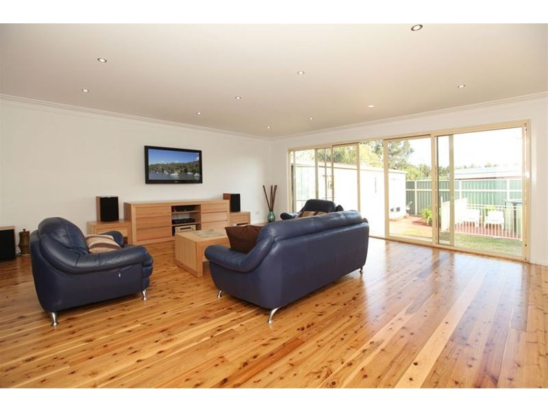 23 Endeavour Road, Georges Hall NSW 2198