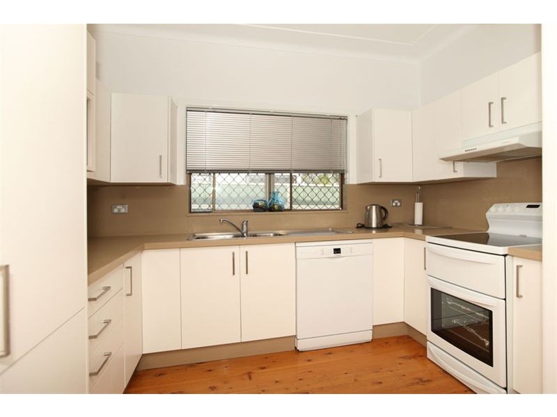 23 Endeavour Road, Georges Hall NSW 2198