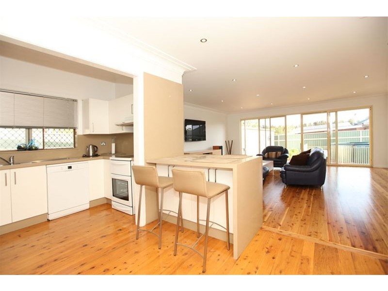 23 Endeavour Road, Georges Hall NSW 2198