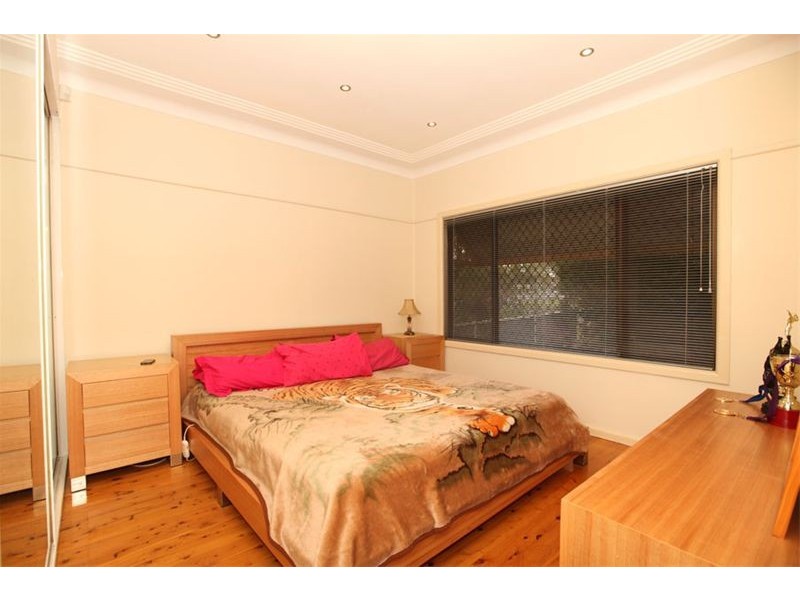 23 Endeavour Road, Georges Hall NSW 2198