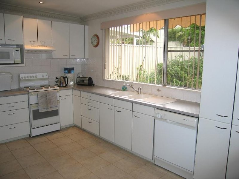 5 Drysdale Avenue, Picnic Point NSW 2213