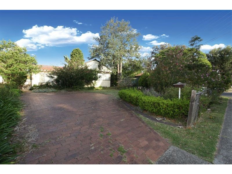 85 Picnic Point Road, Panania NSW 2213