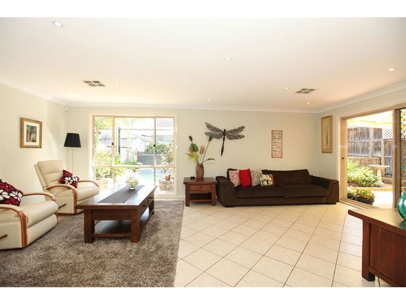 10 Eucalyptus Court, Picnic Point NSW 2213