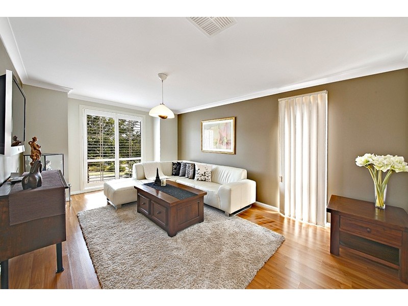 10 Eucalyptus Court, Picnic Point NSW 2213