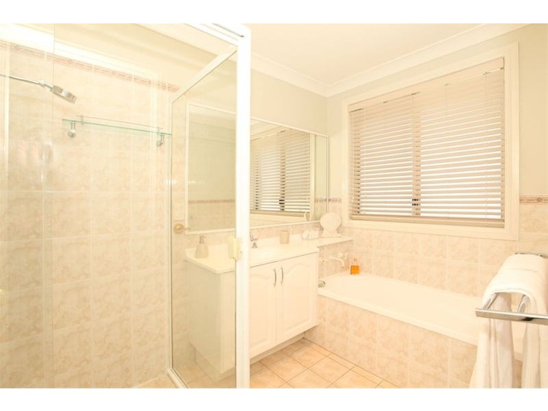 10 Eucalyptus Court, Picnic Point NSW 2213