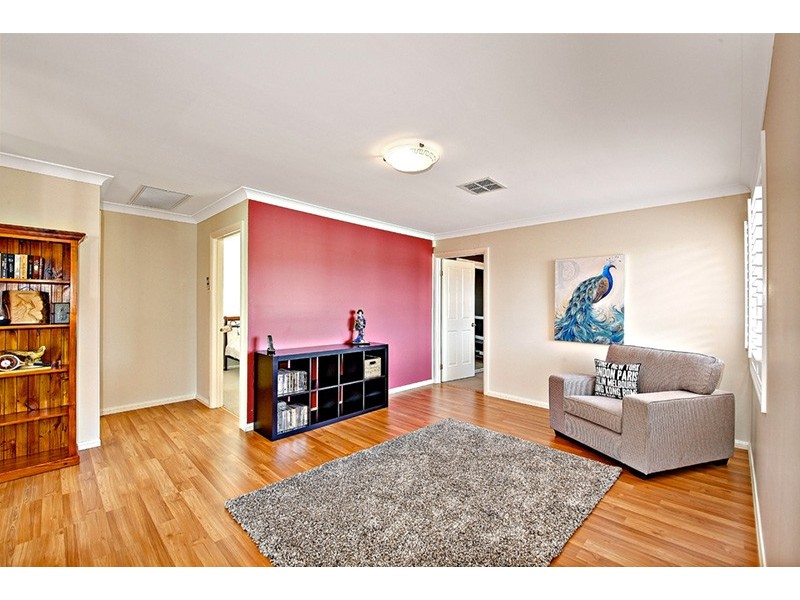 10 Eucalyptus Court, Picnic Point NSW 2213