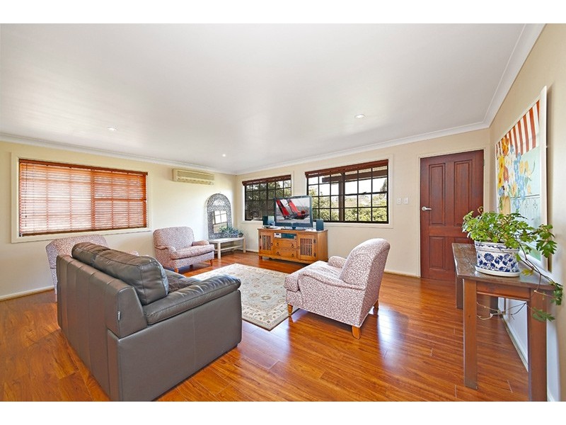 13 Hodgkinson Crescent, Panania NSW 2213