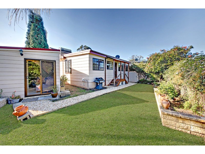 13 Hodgkinson Crescent, Panania NSW 2213