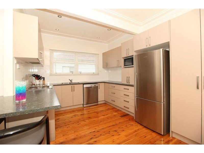 8 Kerrie Crescent, Panania NSW 2213