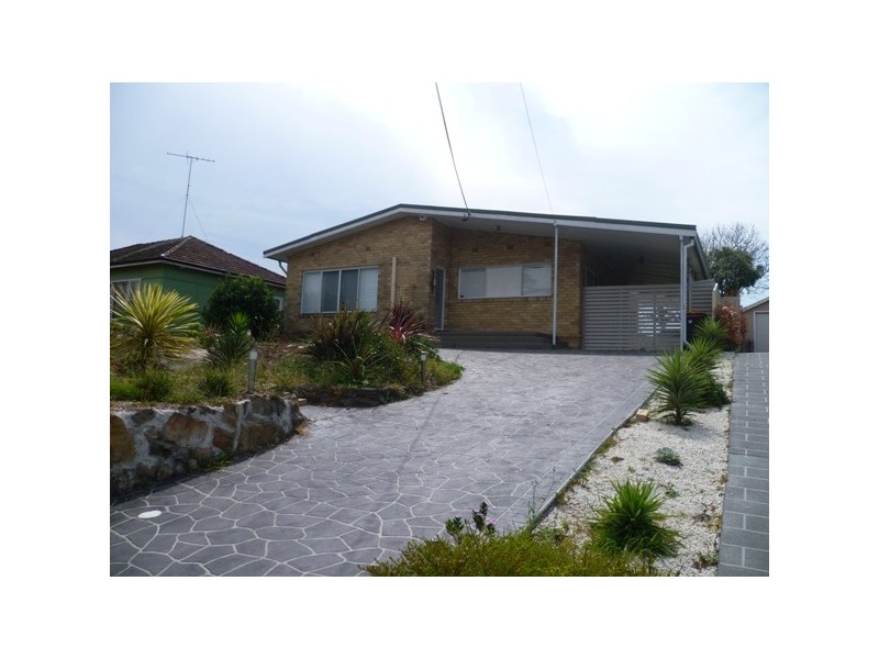 32 Doris Street, Picnic Point NSW 2213