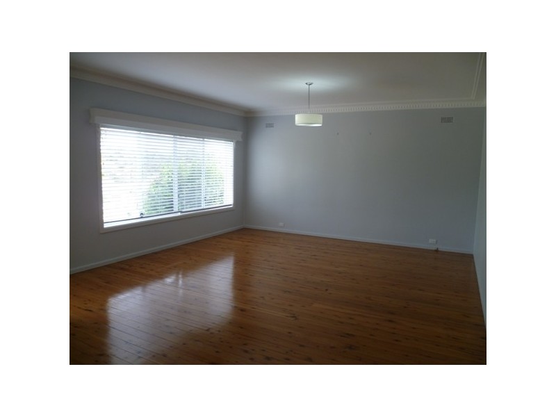 32 Doris Street, Picnic Point NSW 2213