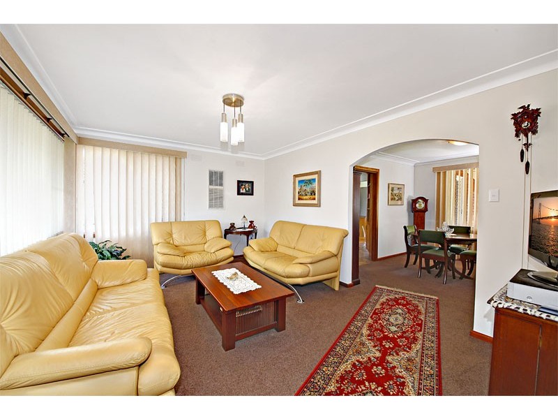 21 Austin Boulevard, Picnic Point NSW 2213