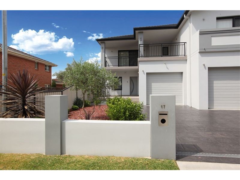 17  Burns Road, Picnic Point NSW 2213